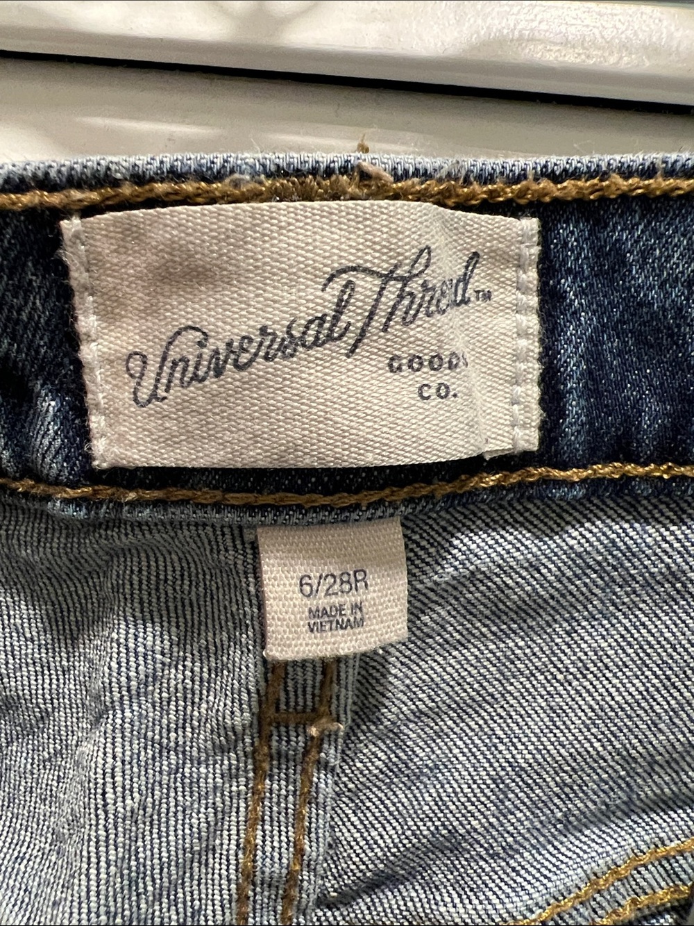 Universal Thread - Picture 3 of 5